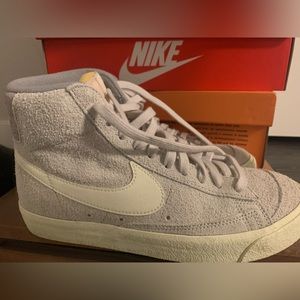 Nike Blazer Mid 77 Sneakers
